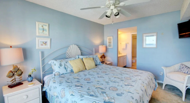 446 El Matador 2 Bedroom Condo by RedAwning