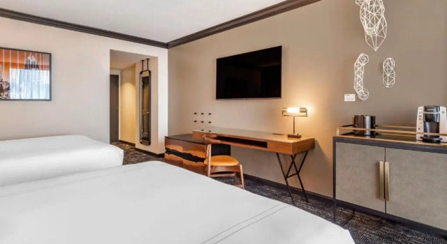 Четырёхместный номер Deluxe Omni Austin Hotel Downtown
