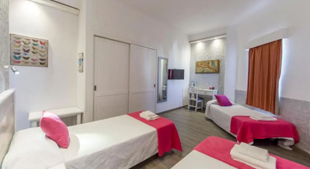 Трёхместный номер Standard Hotel Sun Holidays