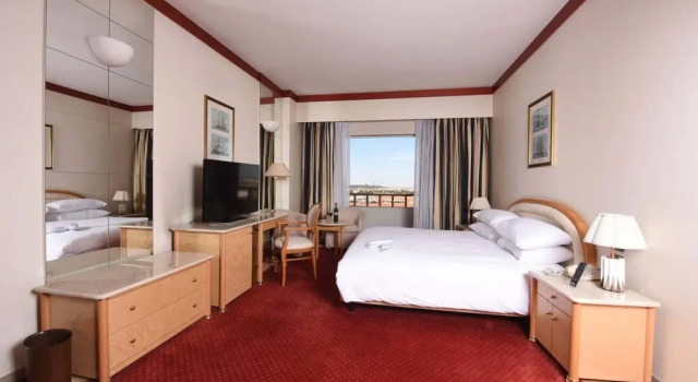 Junior suite i balkonem Hotel Asmara Palace