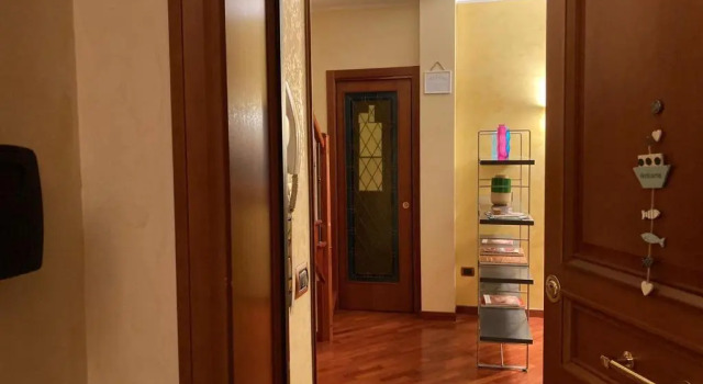 JFK b & b, Забронировать Отель «постель и завтрак» Чампино Кастелли Романи, рядом с Железнодорожная станция Чампино