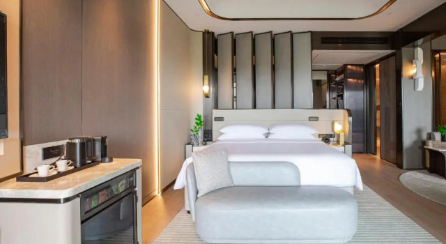 Двухместный номер Classic InterContinental Shanghai Harbour City by IHG