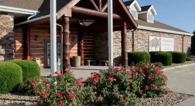 Полулюкс Stoney Creek Hotel St. Joseph