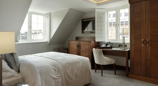 Двухместный клубный номер Standard One Warwick Park Hotel