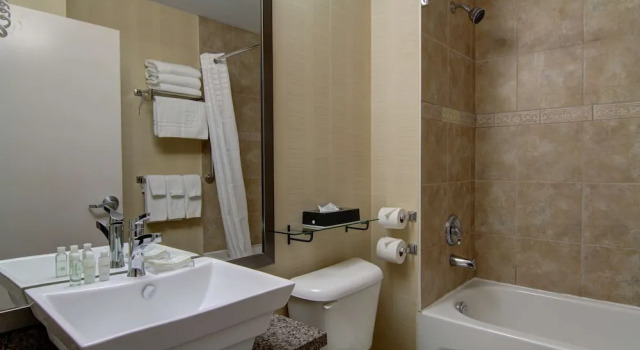 Четырёхместный люкс Executive Best Western Plus Bowmanville
