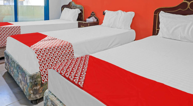 Четырёхместный номер Standard OYO 794 Great Country Hotel