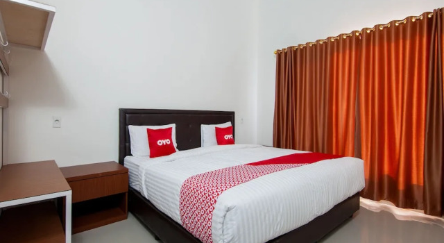 Люкс Deluxe OYO 1819 Aries Hotel