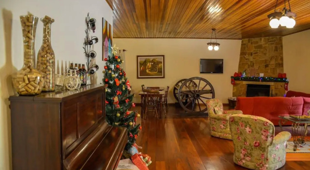Pousada Casa de Campos Guest House by Concavus, Забронировать Гостевой дом Кампус-ду-Жордан Mantiqueira Mountains, рядом с Imbiri Peak