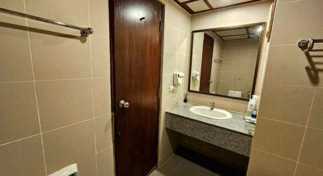 Люкс с балконом Botany Beach Resort Pattaya