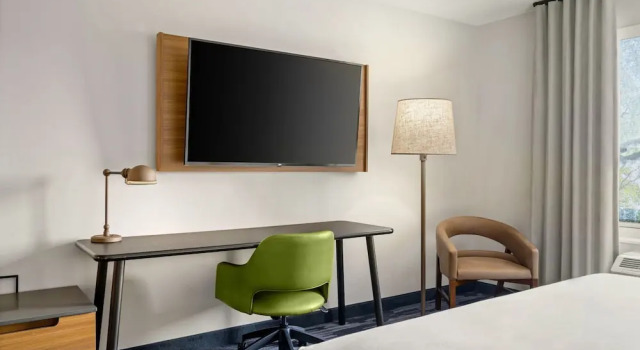 Двухместный люкс Fairfield Inn & Suites by Marriott Baraboo