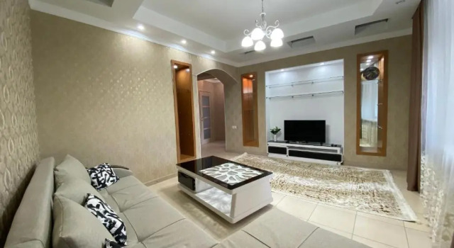 Апартаменты 3-h komnatnye apartamenty v tsentre