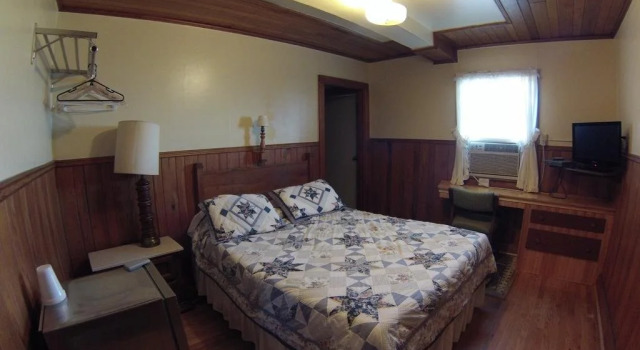 Skyline Village Inn, Забронировать Гостевой дом Спрус-Пайн Северная Каролина