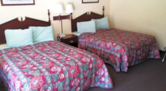 Четырёхместный номер Standard Scottish Inn Maggie Valley
