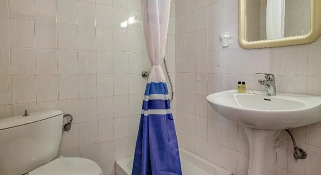 Номер Standard Alexis Hotel