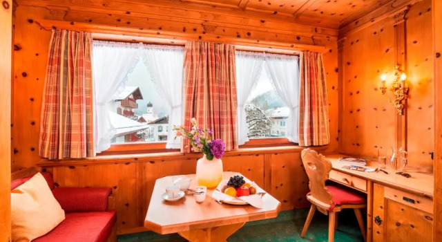 Номер Standard Alpenjuwel Parkhotel Wallgau 4 Sterne Superior Genusshotel mit Spa feinster Kulinarik & Golf Ihr Rückzugsort inmitten der Alpen mit Tradition und Eleganz