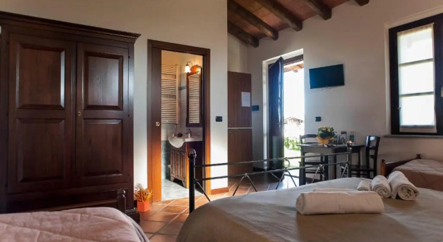 Четырёхместный номер Standard с видом на сад Agriturismo Cascina Aguzza