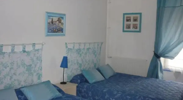 Четырёхместный номер Standard Logis Hôtel Au Croissant