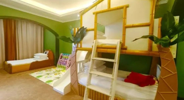 Люкс Fantawild Holiday Hotel