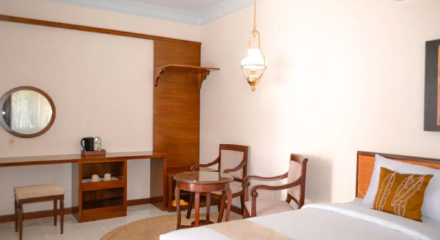 Royal Brongto Hotel, Book Hotel Billige hoteller i Timuran