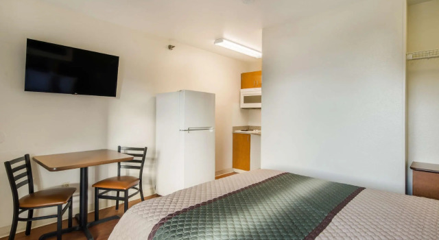 Doppel Studio HomeTowne Studios by Red Roof Denver - Glendale/ Cherry Creek
