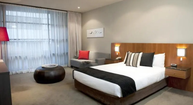 Номер Standard с балконом Mantra Hindmarsh Square