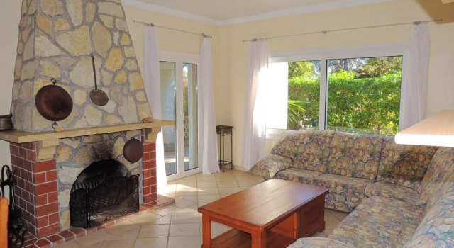 Villa With 2 Bedrooms in Cala Murada, With Private Pool, Enclosed Garden and Wifi Near the Beach, Book Villa Hotels in Cala Murada with Parking, Parking