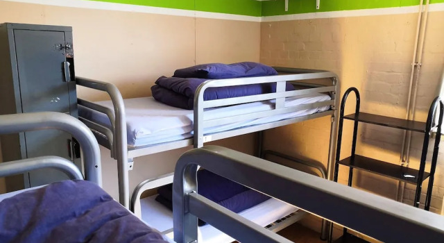 Кровать в общем номере (женский номер) Central Backpackers