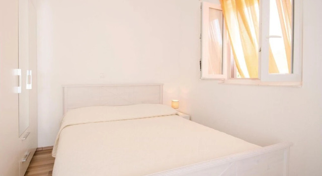 Stunning Home in Blizna Donja With Wifi and 4 Bedrooms, Varaa Hotelli Blizna Split-Dalmatia