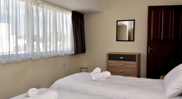 2 Bedroom, Bright & Central Top Floor Apartment - 5