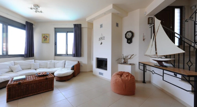Villa Nefeli - Six Bedroom Villa, Book Villa Marathonas Attica