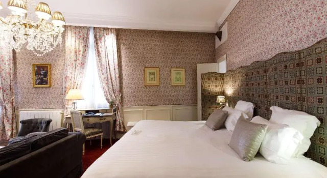 Номер Standard Hotel & Spa Le Grand Monarque, BW Premier Collection