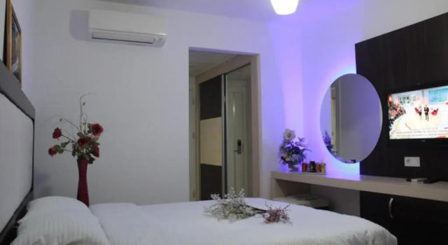 Двухместный номер Standard с видом на бассейн Volkii Hotel