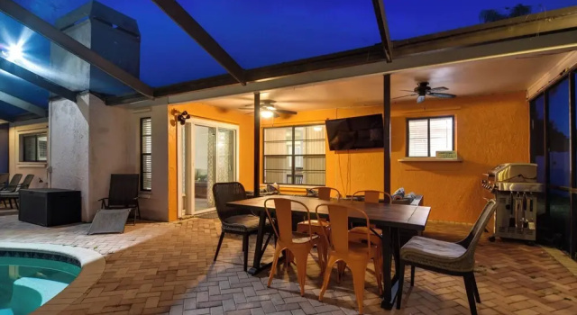 Коттедж Largo Oasis w/ Pool & Grill: 6 Mi to Beach!