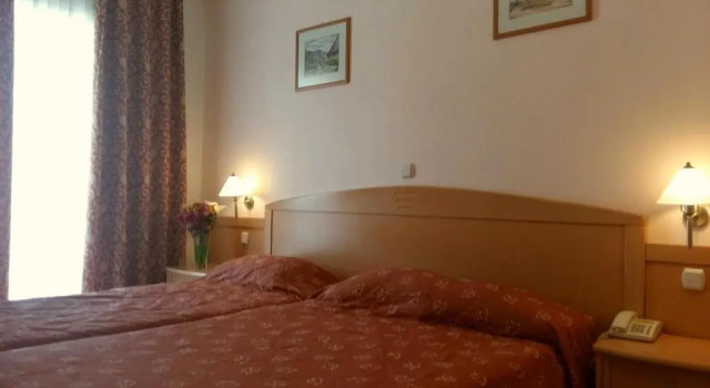 Трёхместный номер Standard с видом на внутреннюю территорию Hotel Tolo