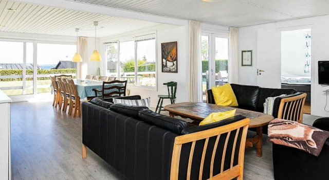 Magnificent Holiday Home in Funen on Beach, Book Hotel 4-stjernede hoteller i Faaborg, 4*