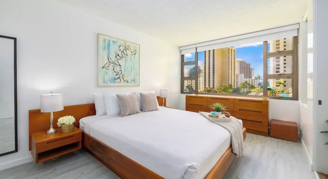 Номер Comfort Waikiki Banyan Condo w/ King Bed & Parking, Near Beach