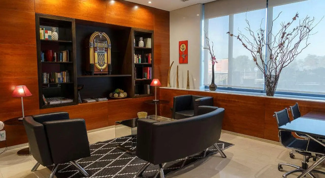 Кровать в общем номере Sercotel AB Rivas