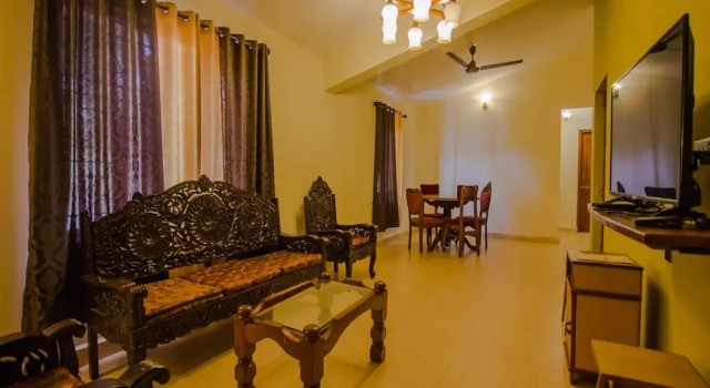 OYO 13854 Home Elegant 2BHK Calangute, Prenota Hotel Calangute 