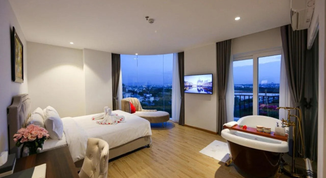 RHM Luxury Hotel And Suite