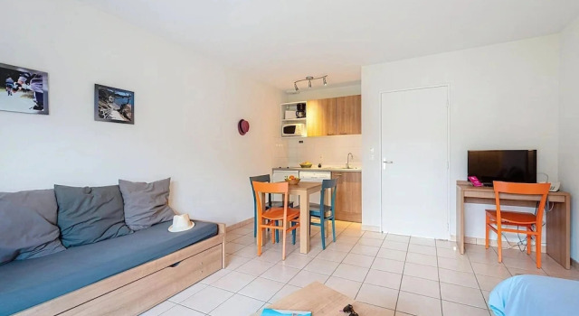3-guest Apartment With Terrace in Saumur