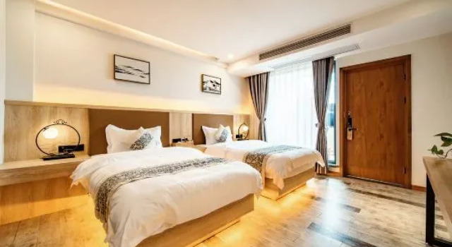 Семейный люкс с 2 комнатами Yin Theme Hot Spring Villa Inn