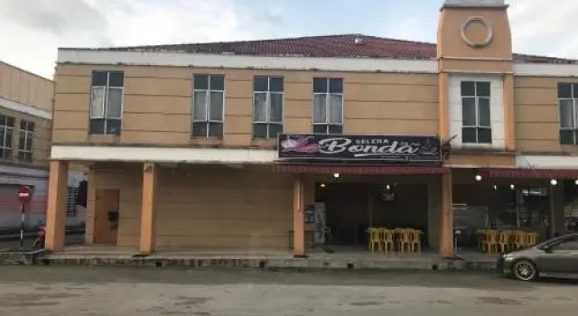 Ain Homestay, Rezervovat Hotel Hotely v Gambang s parkováním, Parkování