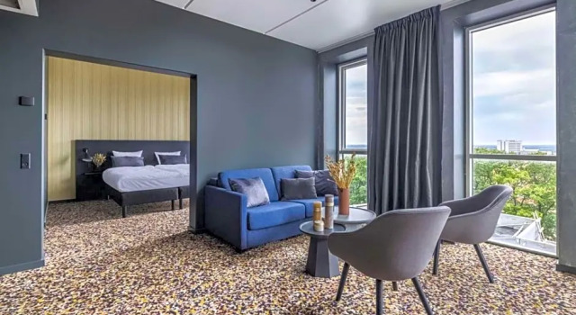 Двухместный люкс с балконом Peak 12 Hotel