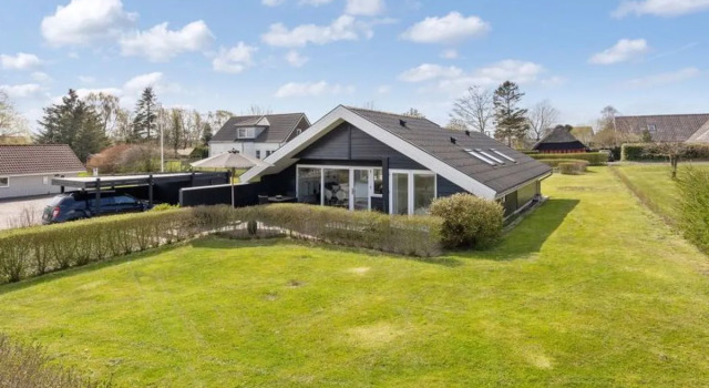 "Joannes" - 200m from the sea in SE Jutland, Book Hotel Hotels in Børkop with Parking, Parking