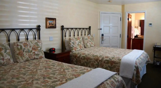 Четырёхместный номер Standard Castillo Inn at the Beach