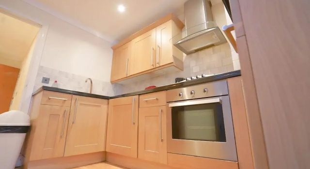 Апартаменты Lovely 2-bed Apartment in London