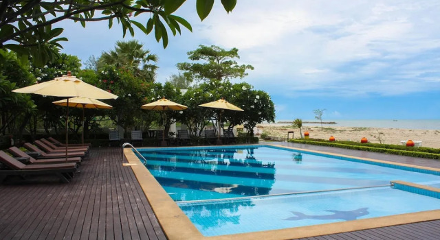 Chez Nous Boutique Resort, Забронировать Курортный отель Отели Пхетчабури 4 звезды, 4*