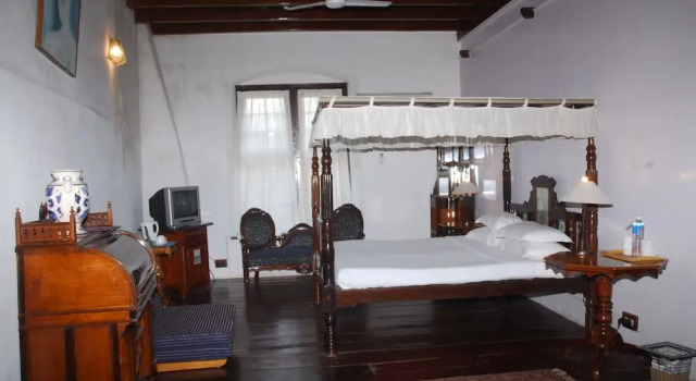Номер Deluxe Old Courtyard Hotel
