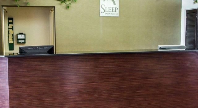 Sleep Inn & Suites Niantic, Varaa Hotelli Hotellit New England uima-altaalla, Uima-allas
