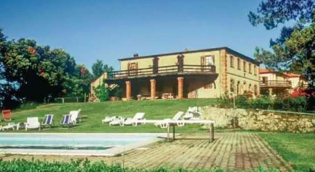 App. S.Francesco 8, Prenota Hotel Pomarance 